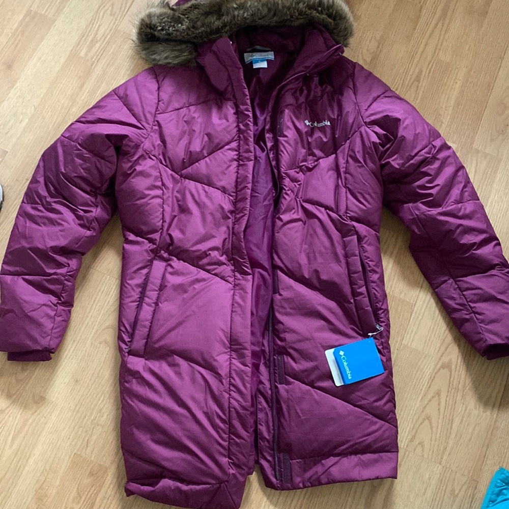 New Women’s Columbia parka  size Large